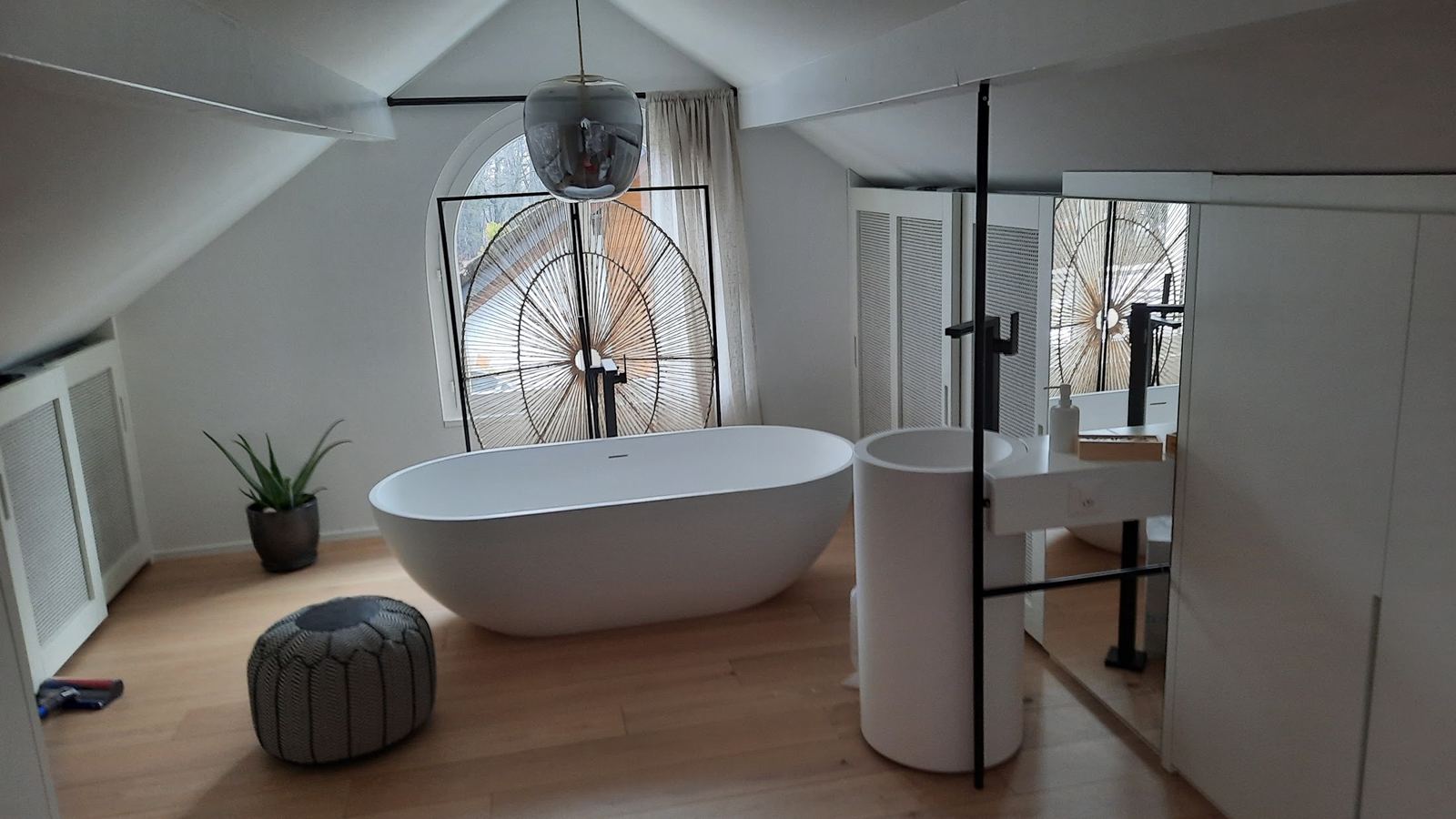 Baignoire îlot sous combles – EDILSYSTEM