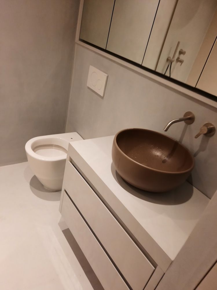 Vasque à poser et WC suspendu – EDILSYSTEM